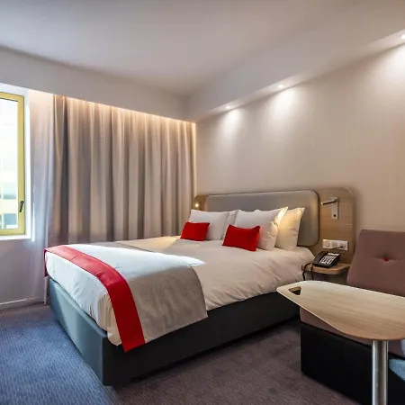 Отель Express - - Grand Arenas By Ihg 3*